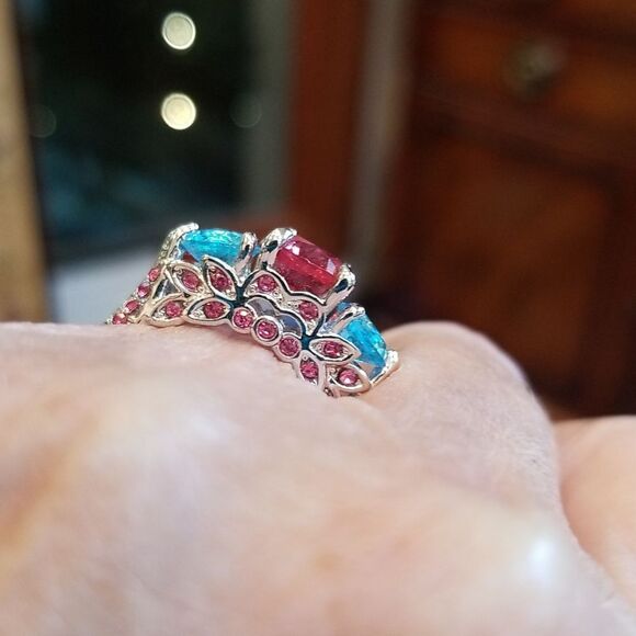 Beautiful Ring With Topaz Stones!!! NWOT!!! - Picture 4 of 5